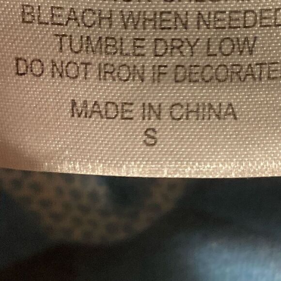 Shirt Bye Bubba Gump life is like a box of chocolates size small - Picture 4 of 12